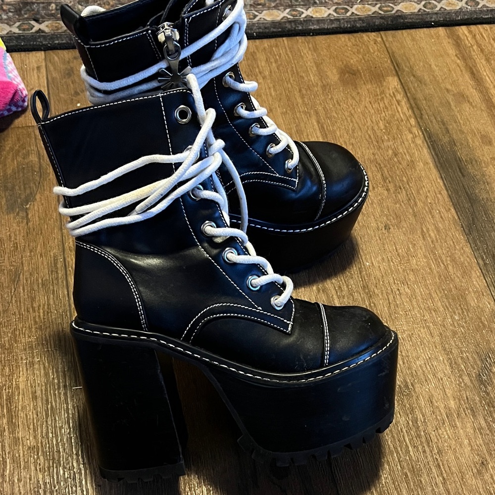 Dalia Black Platform Lace-Up Ankle Boots - Women size 7 - Picture 5 of 10